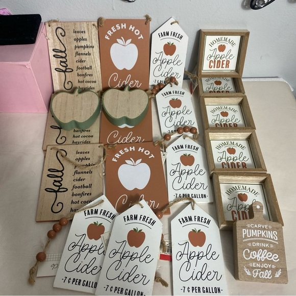 Bullseye Playground Collection 20-Piece Fall Decoration Set from Target - Picture 2 of 7